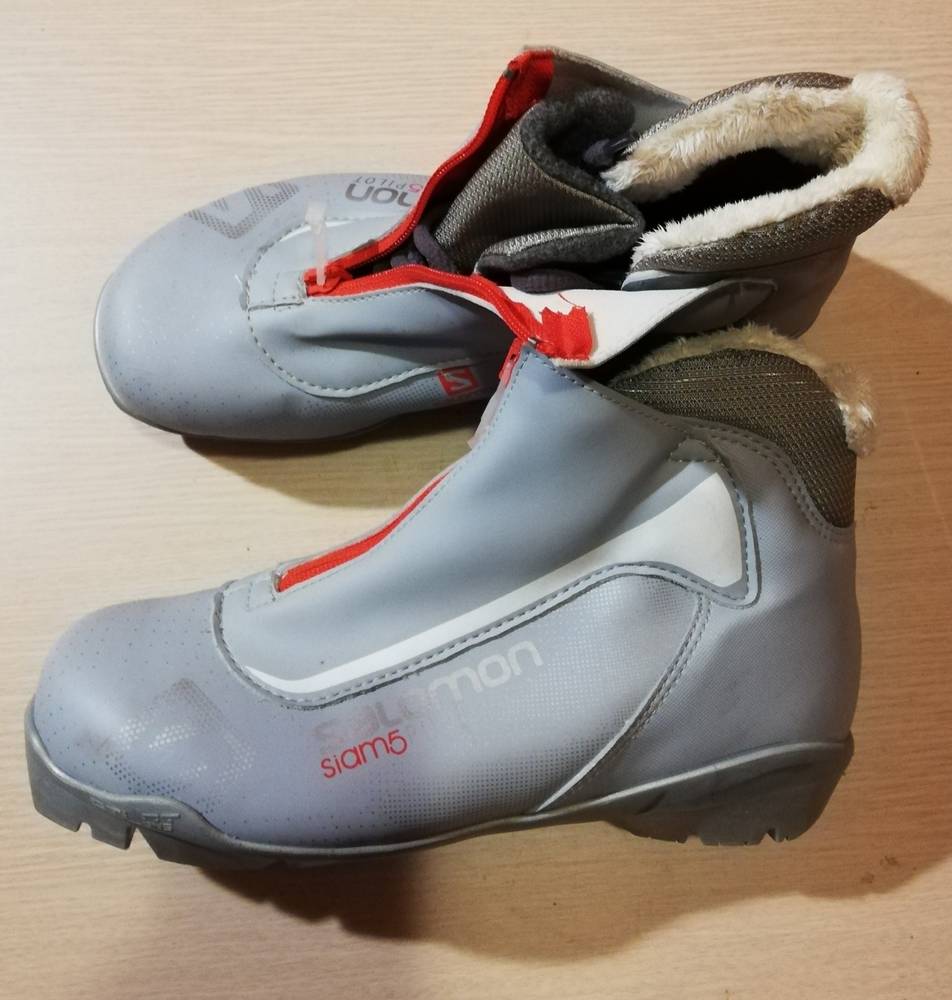 salomon 38 dyd. pilka